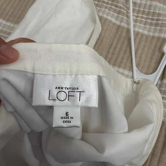 LOFT off white Skirt with Lavender Floral Design embroidered size 6 - Picture 4 of 5